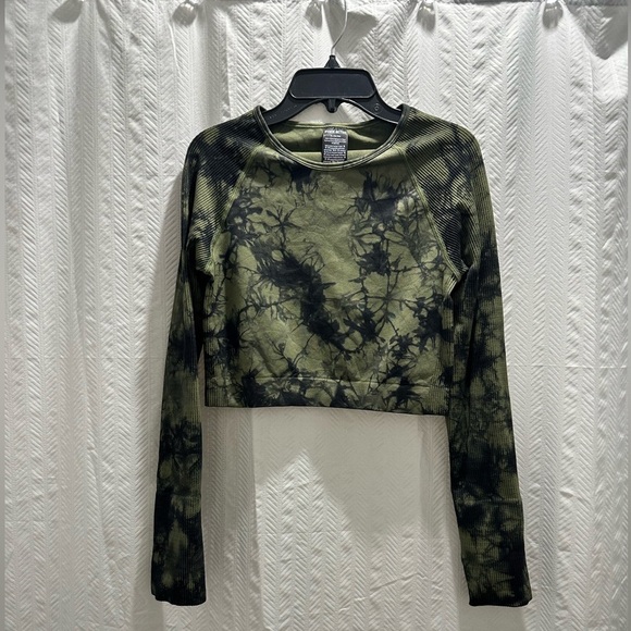 PINK Olive Tie-Dye Long Sleeve Crop Top - Picture 7 of 8